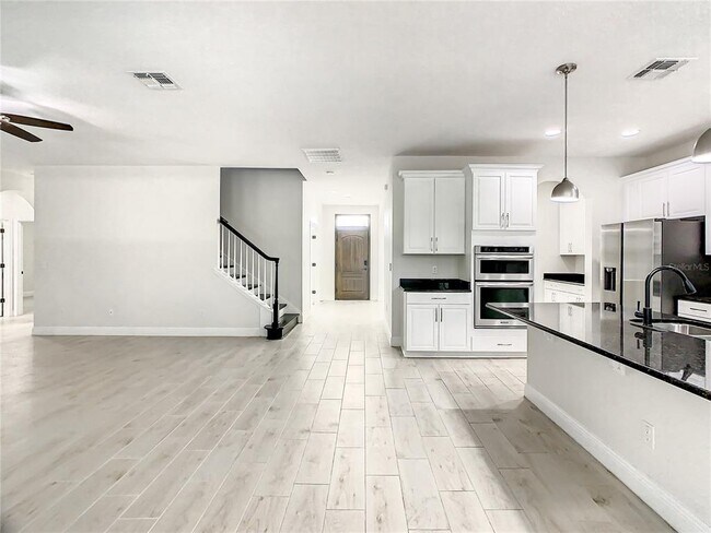 Building Photo - 8917 Blue Mesa Dr