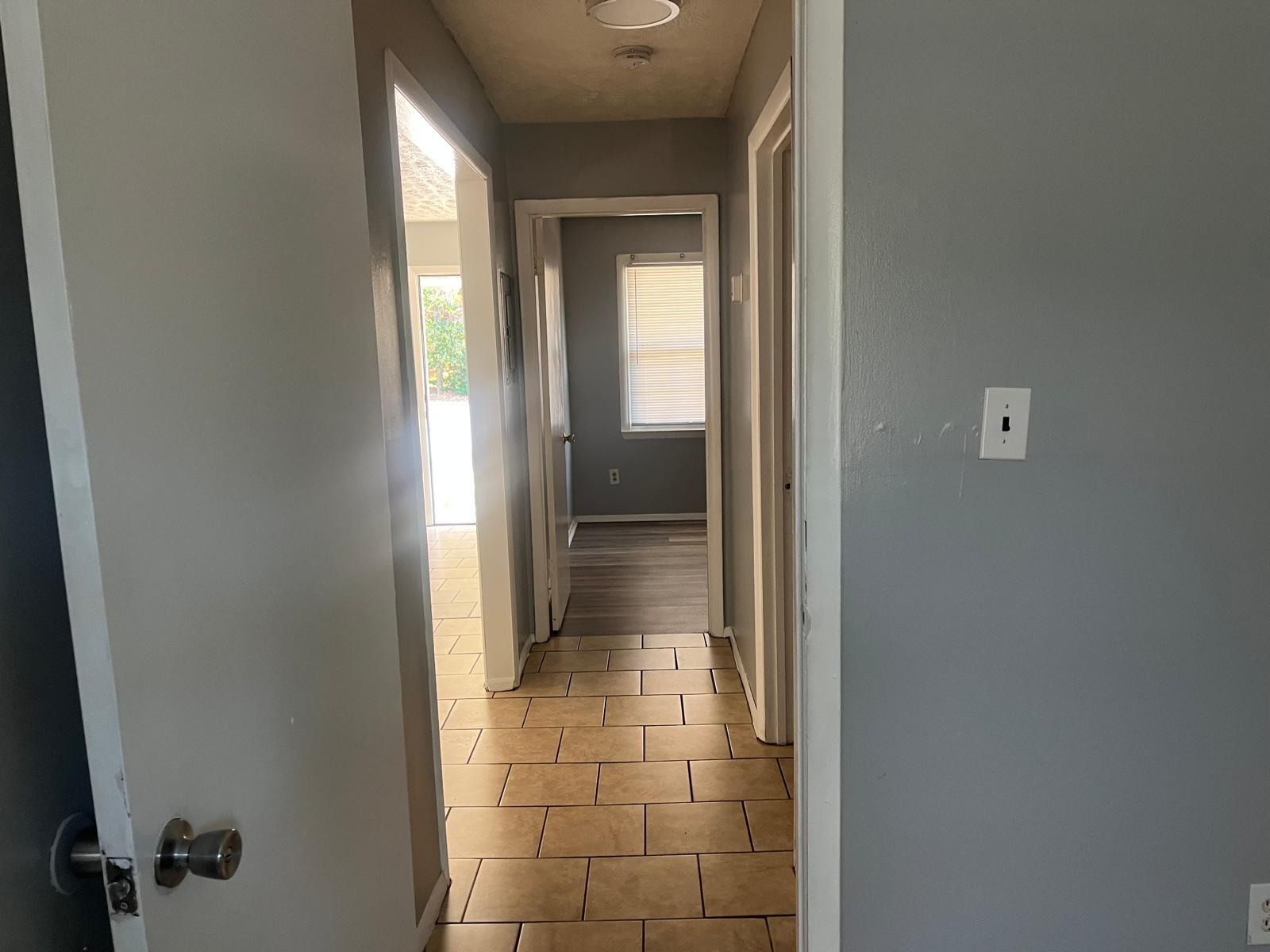 Building Photo - 212 Preston Ave