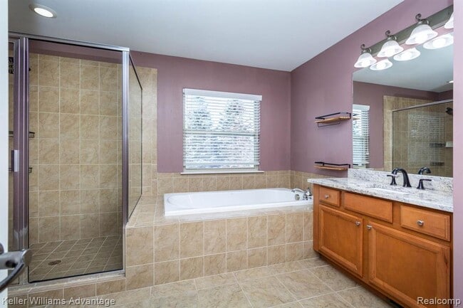 Building Photo - 24975 Bloomfield Ct