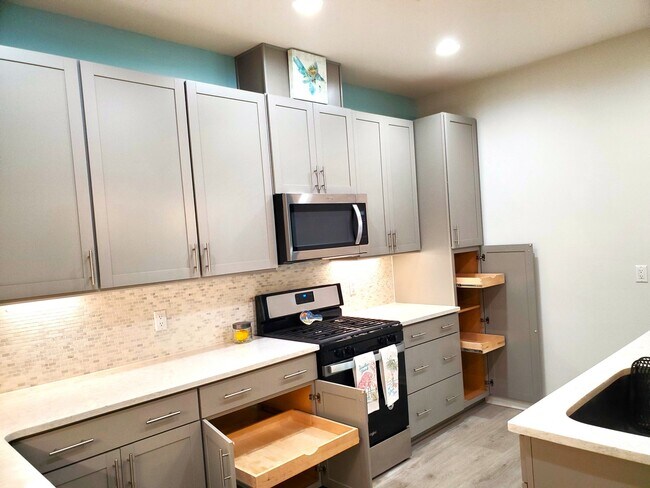 Building Photo - 104 Cool Breeze Dr
