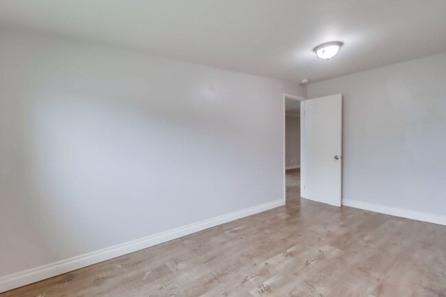 Building Photo - Imperial Beach, Gorgeous 4 bed 2 bath home...