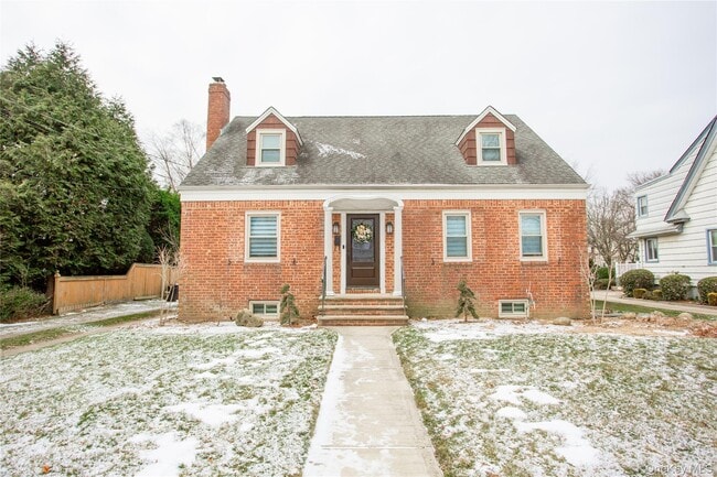 Building Photo - 66 Denton Ave