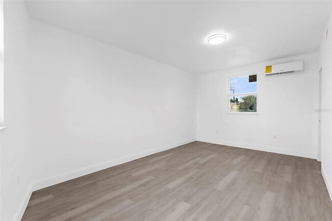 Building Photo - 21530 Glendale Ave