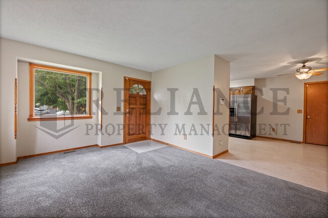 Building Photo - 2013 N Parkridge Ct