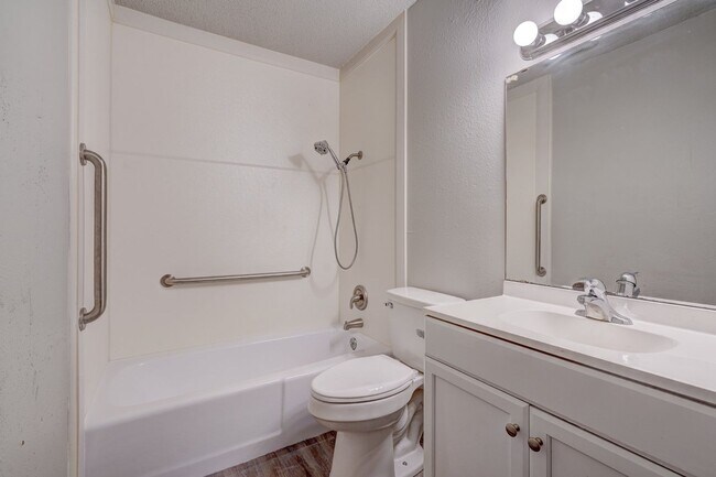 Building Photo - 4 bed, 1.5 bath home in okc,ok