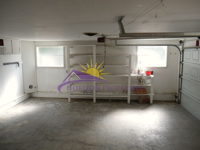 Building Photo - Remodeled 4 Bed 2 Bath 1,483 sqft in Fair Oaks