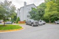 Building Photo - Lovely 2 BR/2 BA Condo in Gaithersburg!