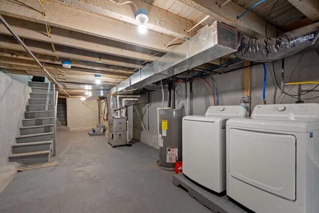 Building Photo - Luxurious 3-Bedroom Townhome in Point Breeze! Available NOW!