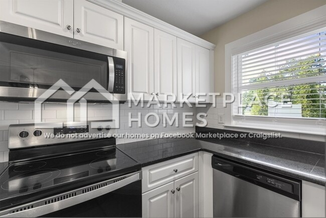 Building Photo - 2219 Perrins Ln