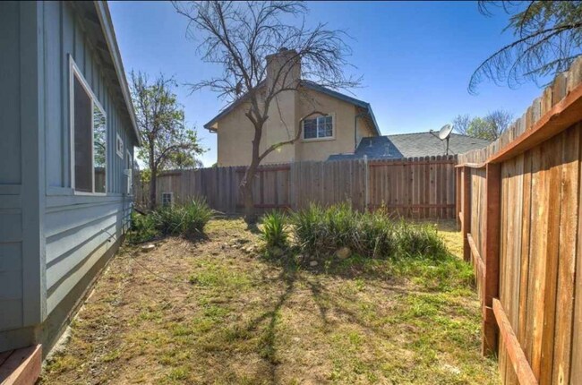 Building Photo - 6300 Beta Ct