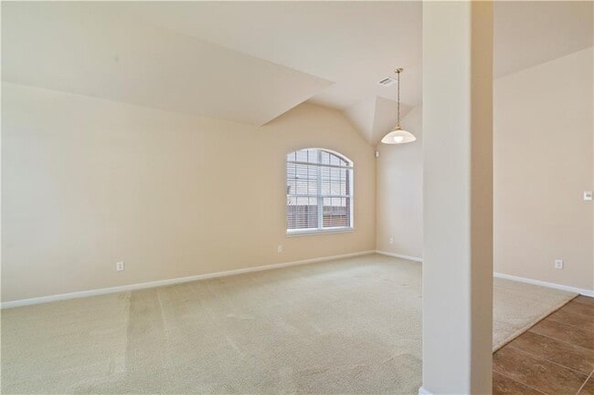 Building Photo - 2405 Speidel Dr