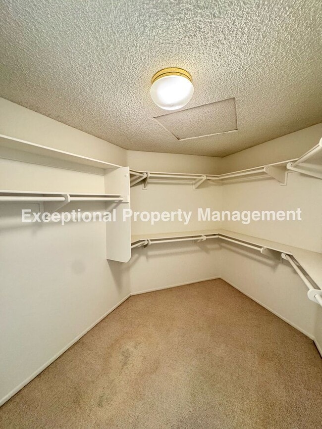 Building Photo - Great Deer Creek Estate