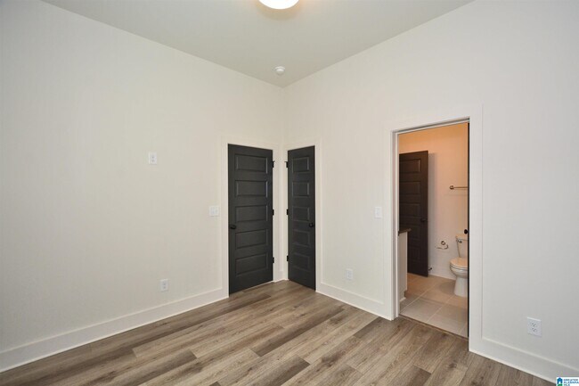 Building Photo - 1107 Windsor Sq