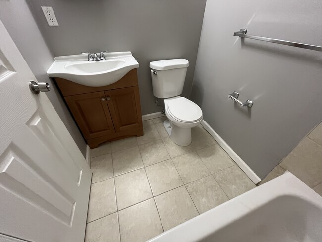 Bathroom - 1247 Meigs Pl NE