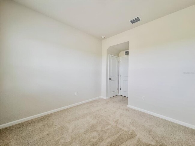 Building Photo - 2048 Airedale Wy