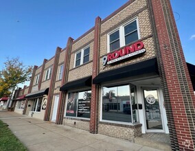 Building Photo - Shops on Hampton Avenue