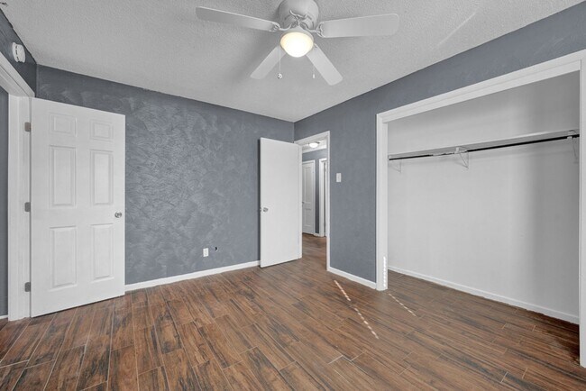 Building Photo - 2918 S Dallas St