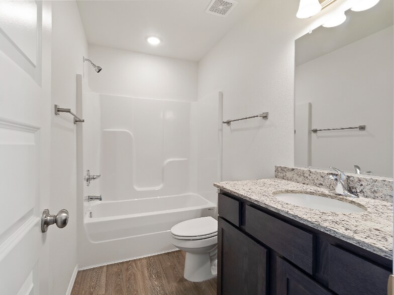 Building Photo - 957 S Amarillo Ave