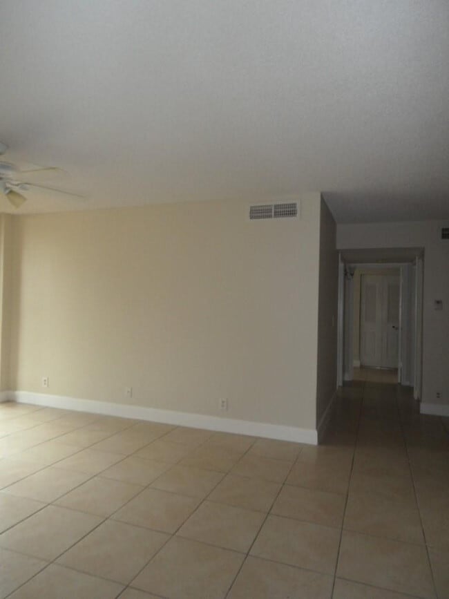 Building Photo - 10773 Cleary Blvd