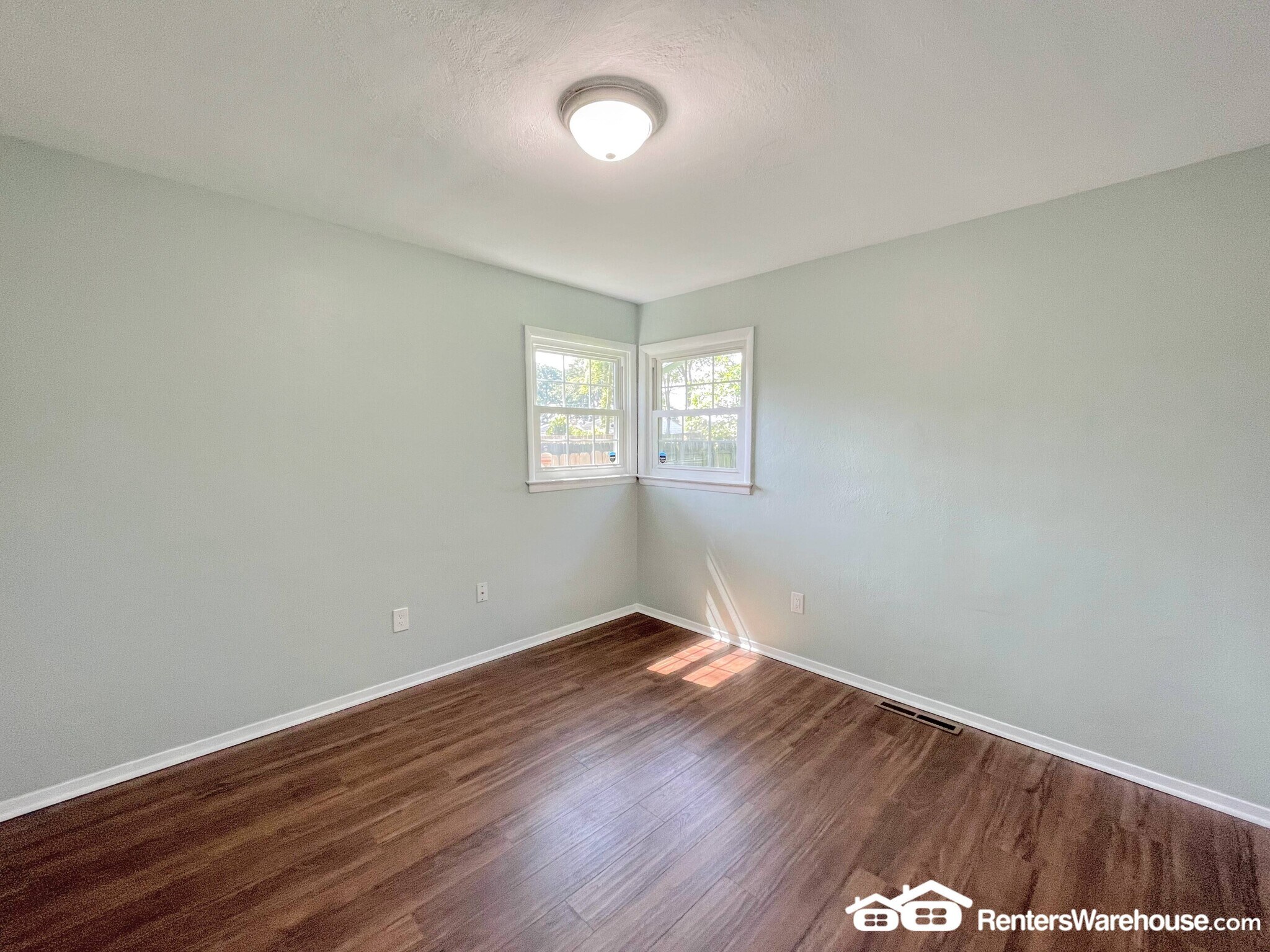 Building Photo - 3308 Hornsea Rd