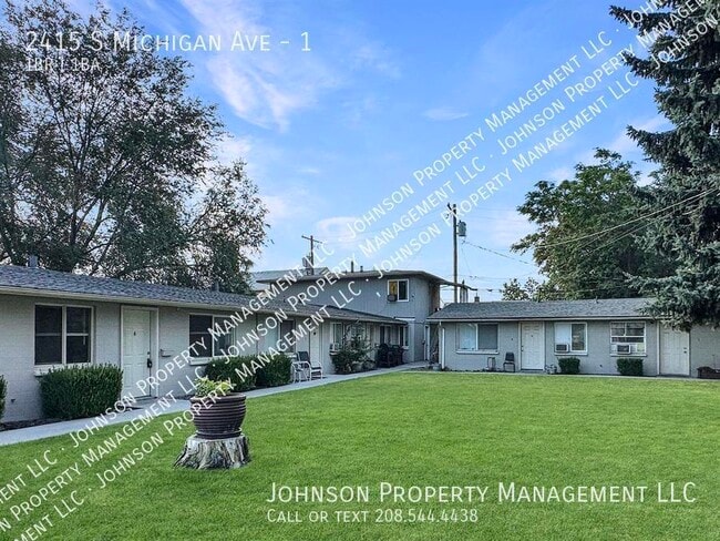 Primary Photo - 2415 S Michigan Ave
