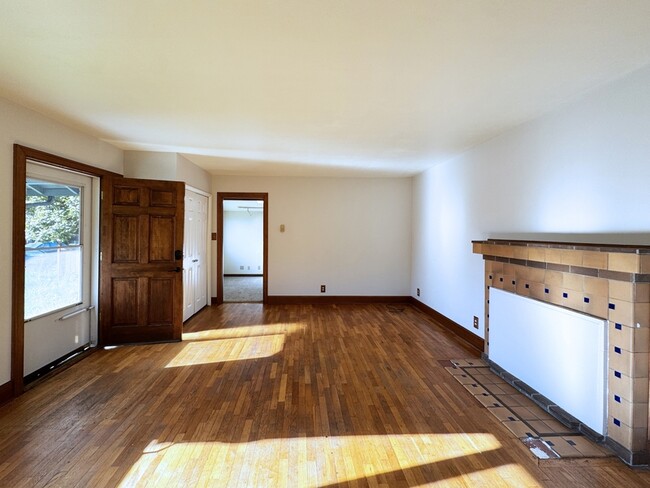 Building Photo - 2393 Emerald St