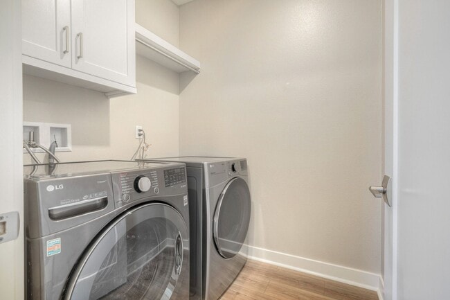 Building Photo - 6675 Agave Cir