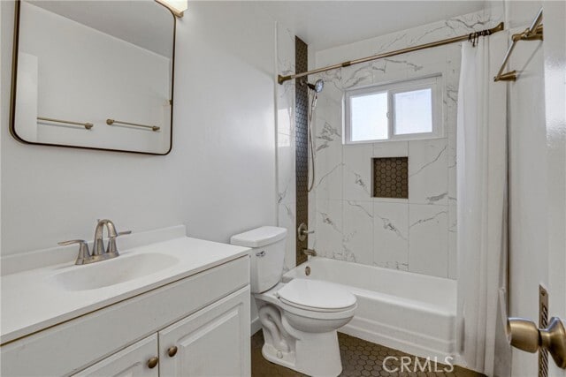 Building Photo - 6643 De Longpre Ave