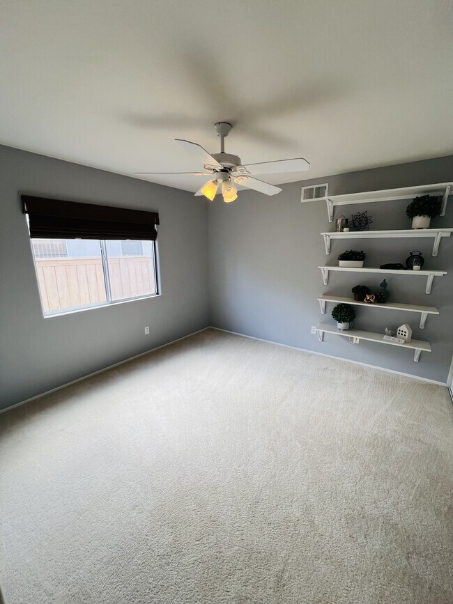 Building Photo - 40624 Corte Albara