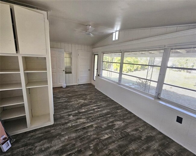 Building Photo - 511 46th Ave N