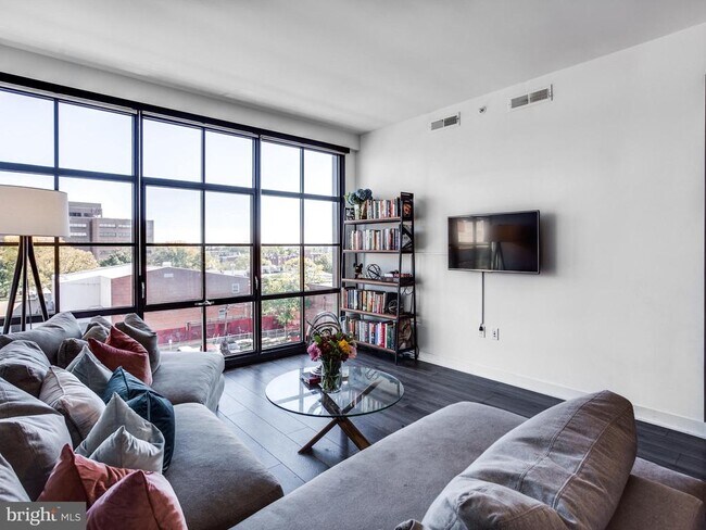 Building Photo - 2030 8th St NW