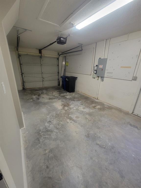 Building Photo - 1305 Calamondin Dr