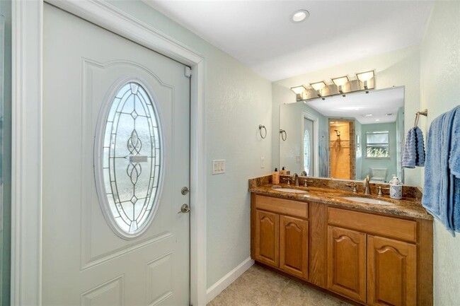 Building Photo - 503 Roberts Bay Dr