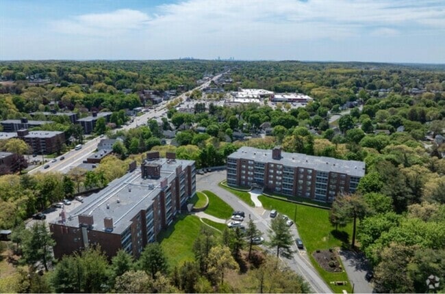 Building Photo - 7 Stonehill Dr