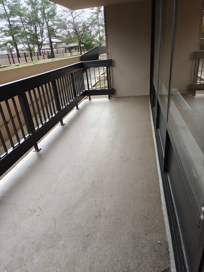 Building Photo - 3705 S George Mason Dr