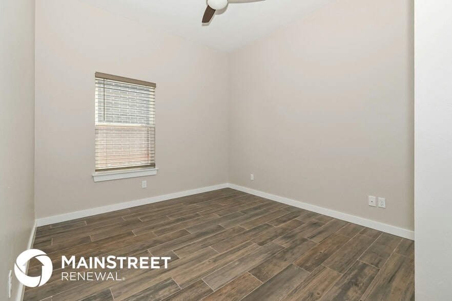 Building Photo - 11324 Paradise In Dr