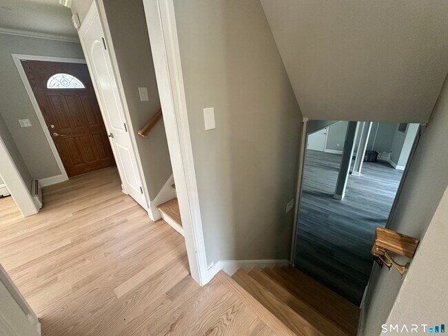 Building Photo - 65 Gate Ridge Rd