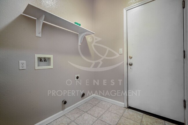 Building Photo - Welcome Home | 4-bedroom, 2-bathroom home nestled in the desirable Foskett Ranch area!