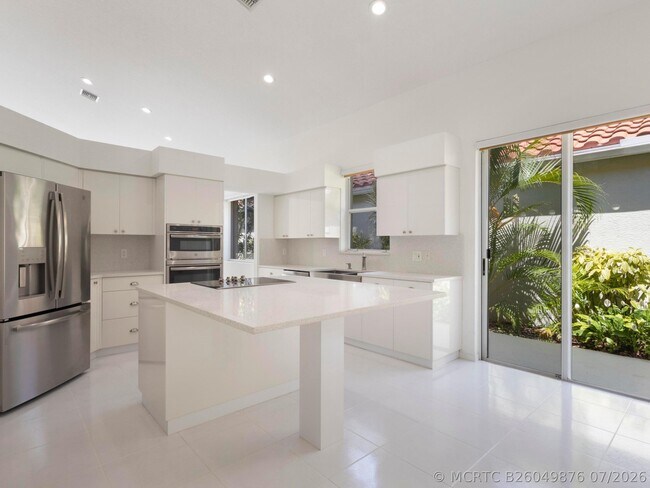 Building Photo - 5279 Brookview Dr