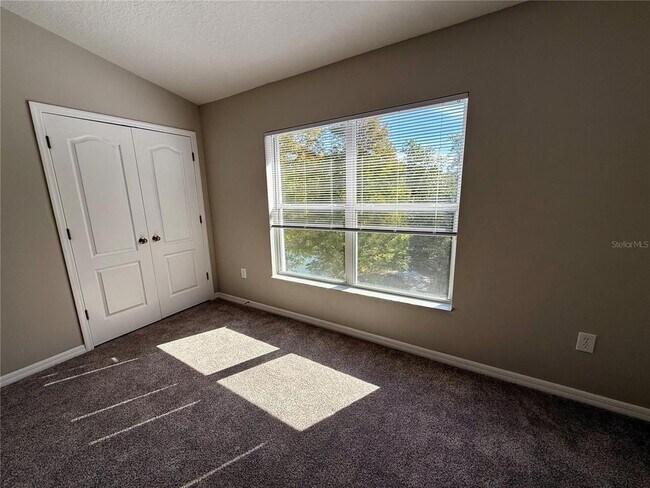 Building Photo - 1040 Sleepy Oak Dr