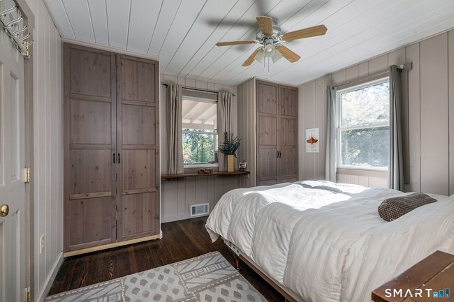 Building Photo - 28 Fox Run