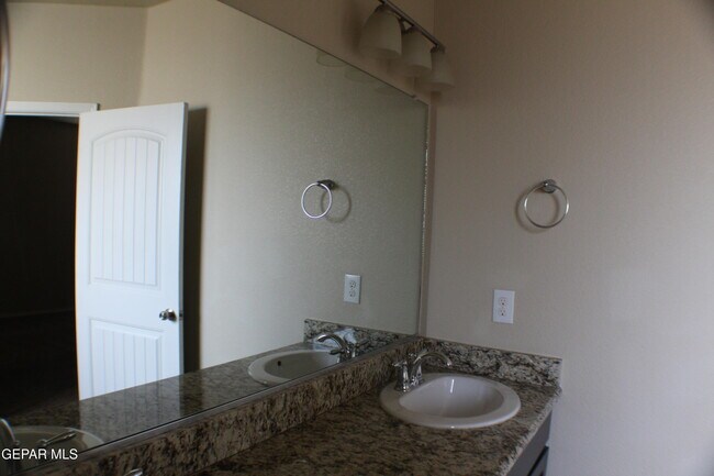 Building Photo - 12449 Chamberlain Dr