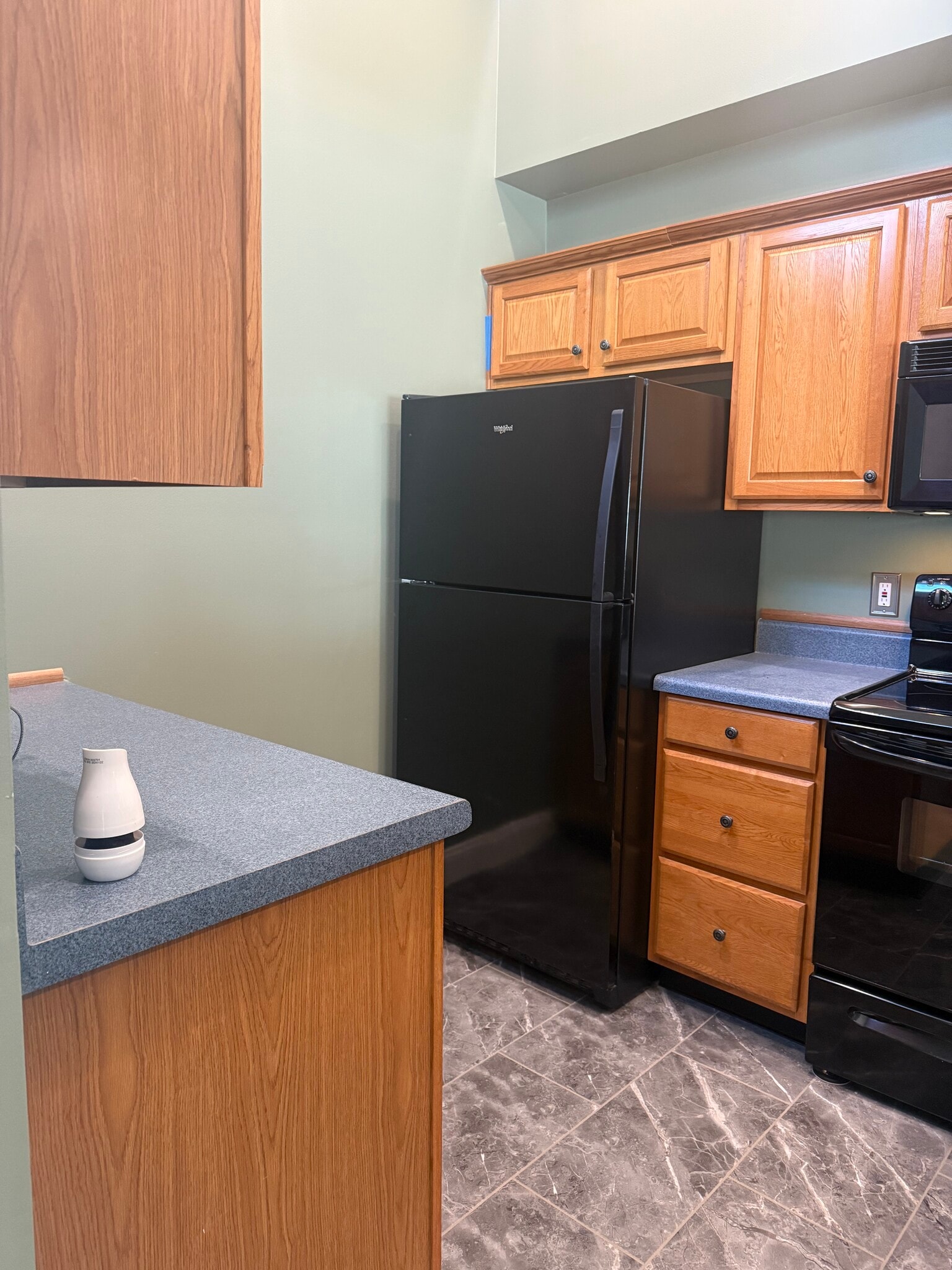 Kitchen - 203 Lyons Cove Dr