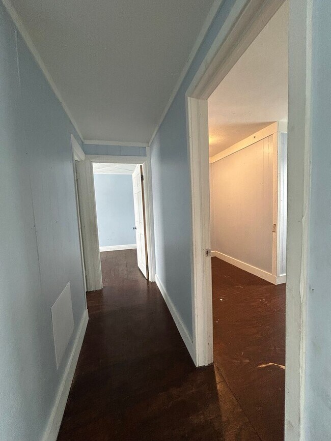 Building Photo - 111 S Wood St