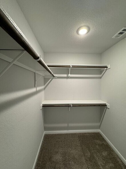 Building Photo - 11131 Hollinger Cir