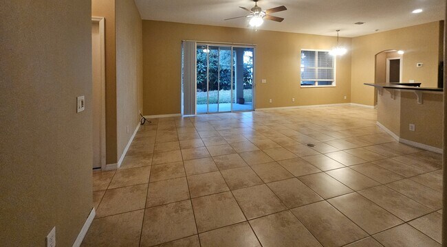 Open layout - 3615 Soft Breeze Cir