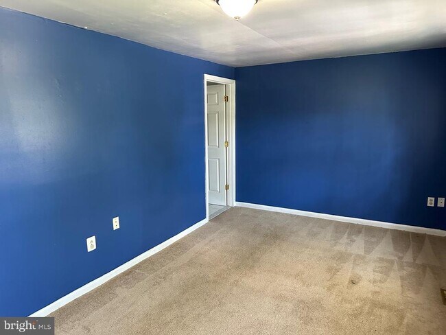 Building Photo - 1628 Fort Fisher Ct