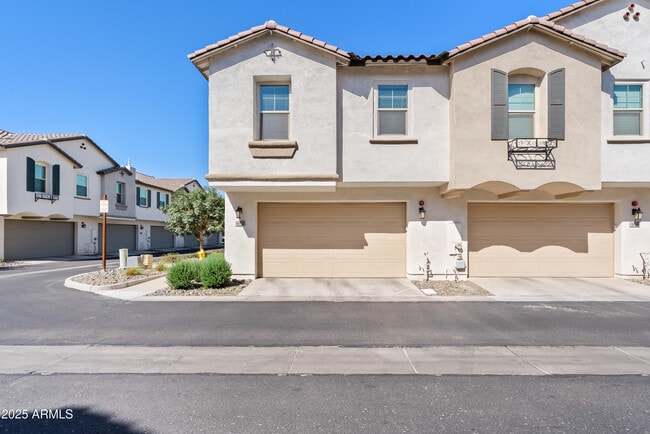 Building Photo - 4658 S Vapor
