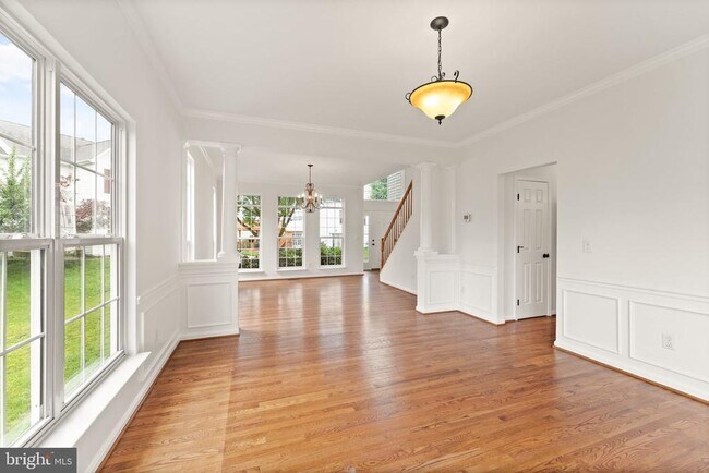 Building Photo - 43205 Cardston Pl