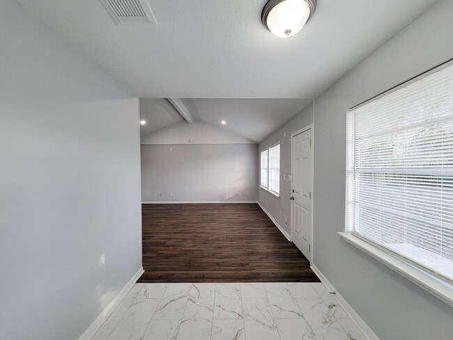 Building Photo - 2024 Stones throw Dr